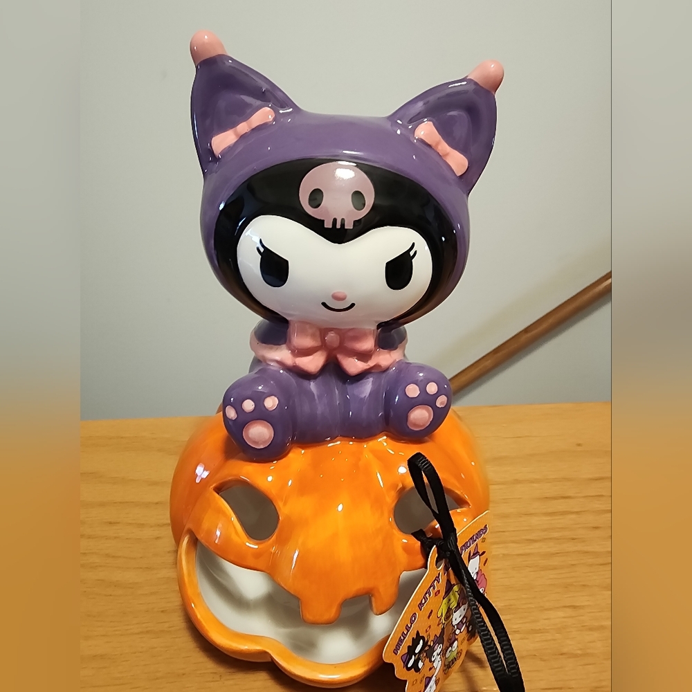 NWT TIK TOK  VIRAL BLUE SKY / CERAMIC WITH KUMORIC SITTING ON PUMPKIN/2025 🎃💜